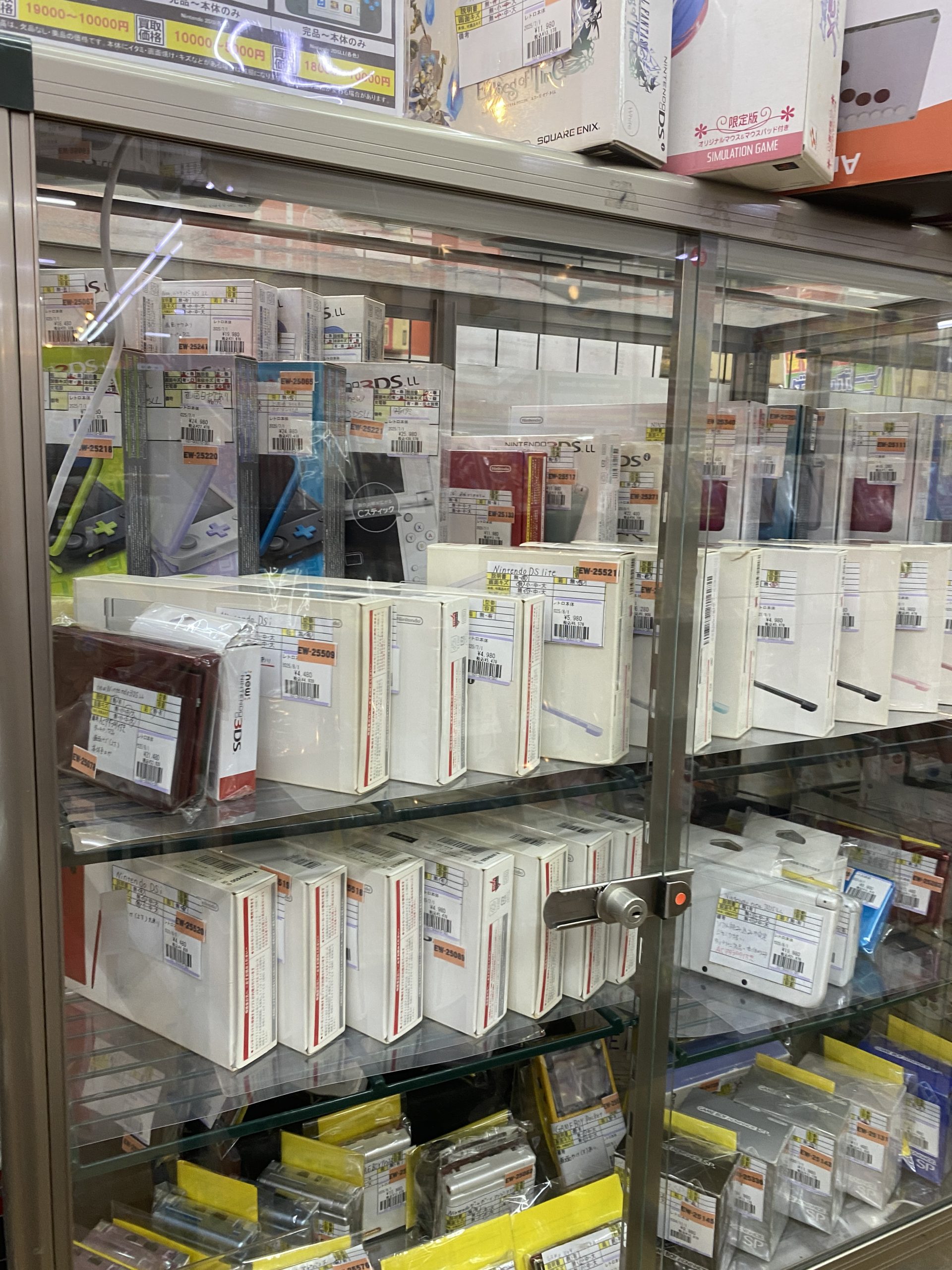 ☆DS.3DS本体の売り場紹介☆ | トレカ、マンガ、フィギュア、ホビー