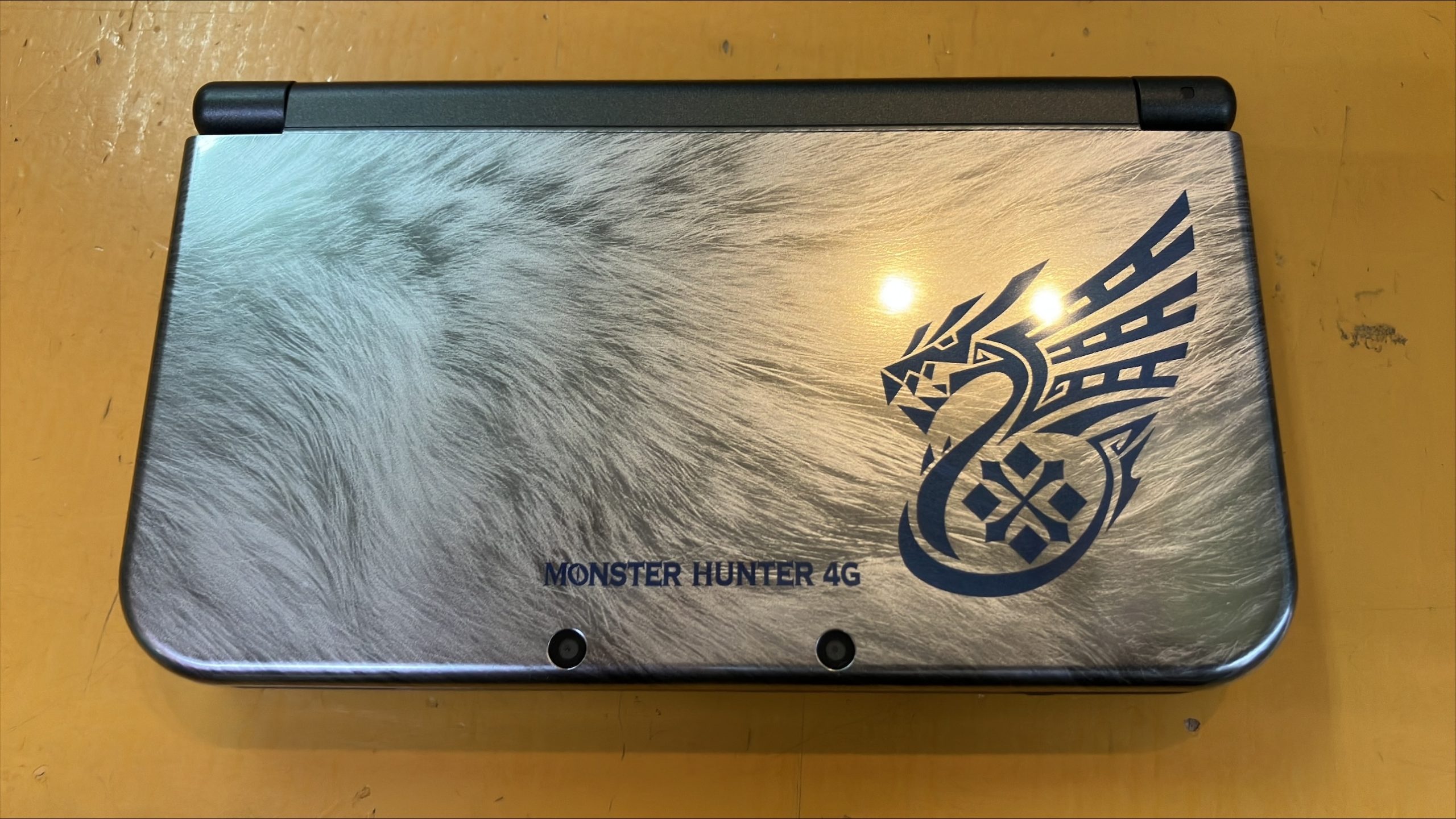 Newニンテンドー3DSLL本体 モンスターハンター4Gスペシャルパック
