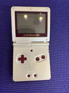 ゲームボーイアドバンスSP本体　ファミコンカラー